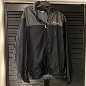 Columbia Men’s Raincoat with Hidden Hood Size XL